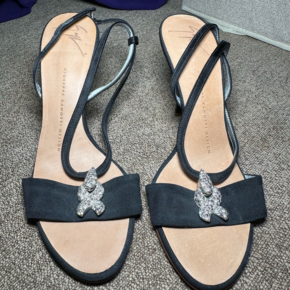 Giuseppe zanotti kitten heels 36